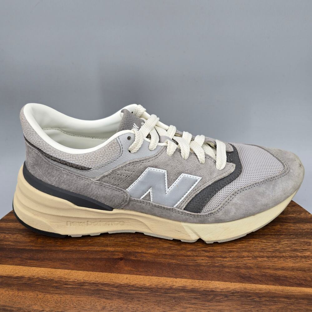 New Balance 997R Shoes Mens 11 D Gray Suede Leather Low Top Athletic Sneakers